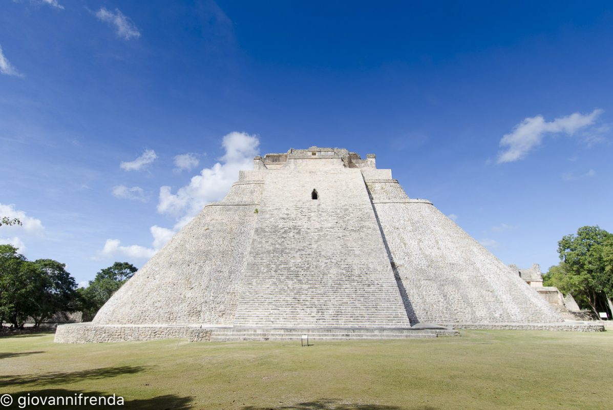 UXMAL messico piramide dell'indovino