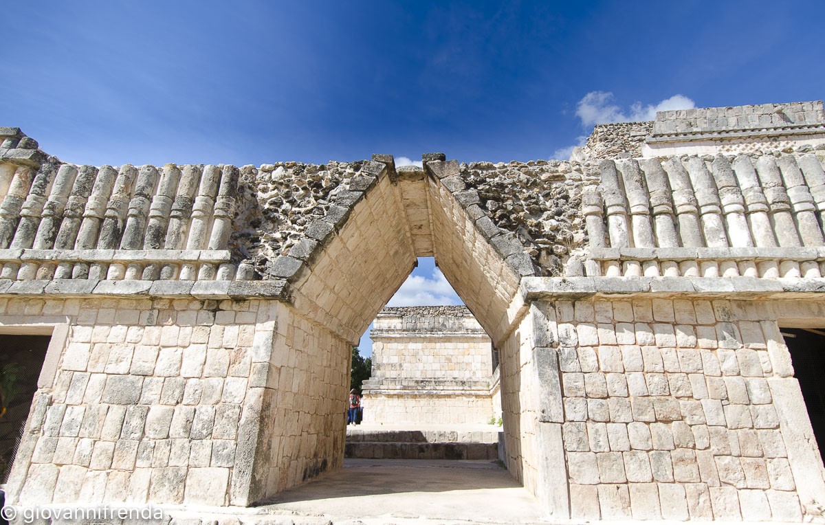 UXMAL messico piramide dell'indovino