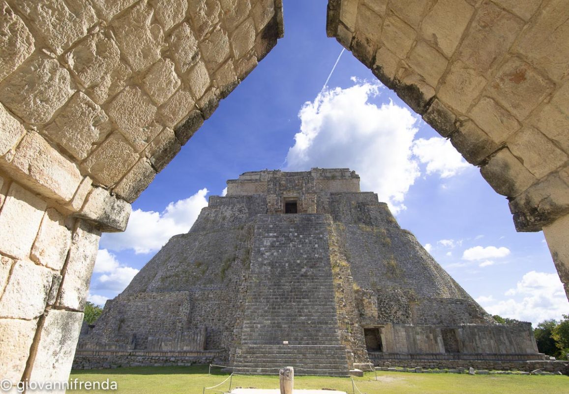 UXMAL messico piramide dell'indovino