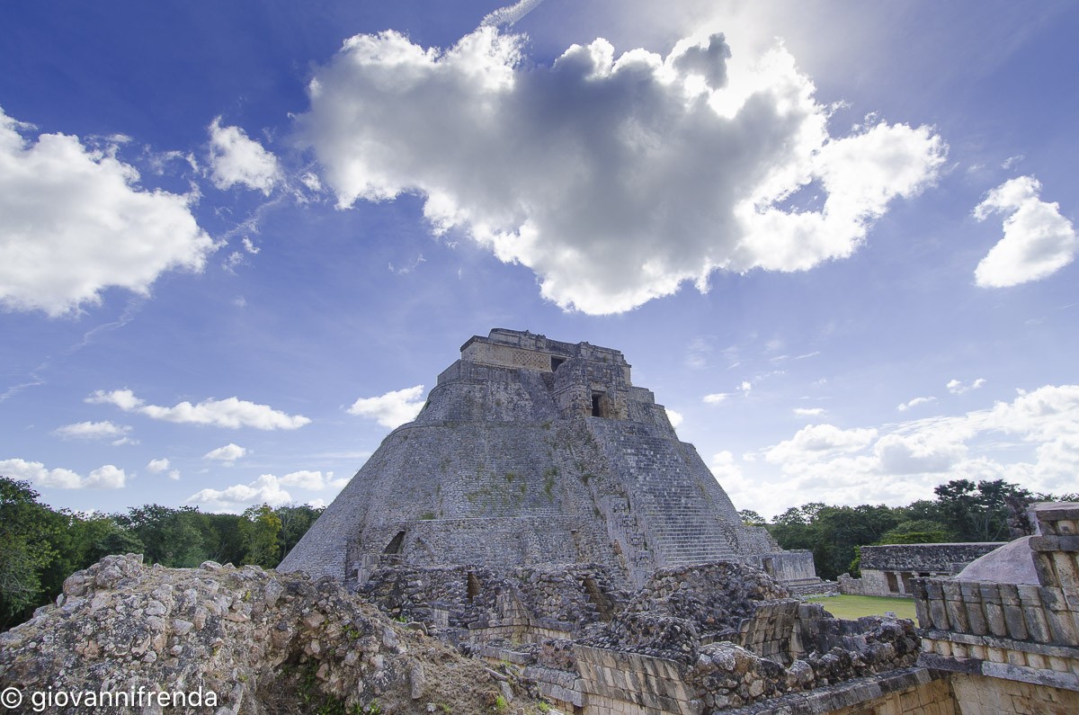 UXMAL messico piramide dell'indovino