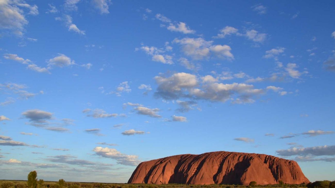 Uluru (Australia), Ayers Rock, Territorio del Nord: monolito roccioso