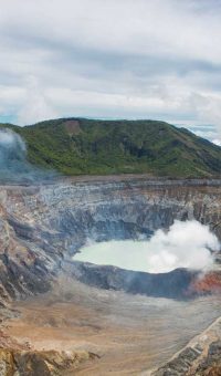 Vulcano Poas (Costa Rica): cratere attivo di maggiore dimensione